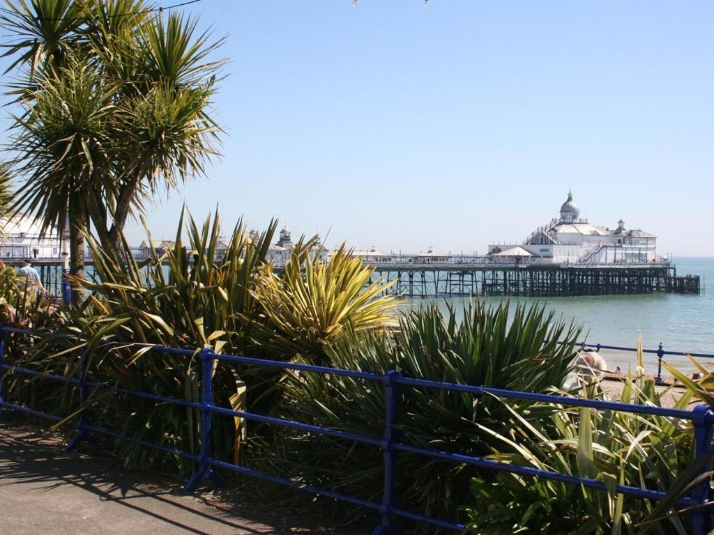 Cromwell House Hotel Eastbourne Exterior foto